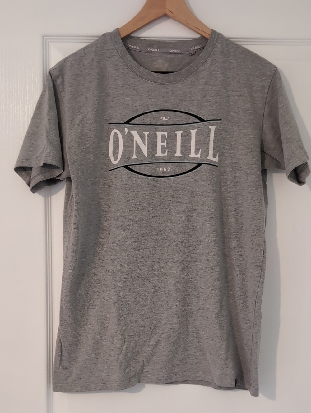 O'Neill Men's Light Gray Long Sleeve Crewneck with Raised Logo